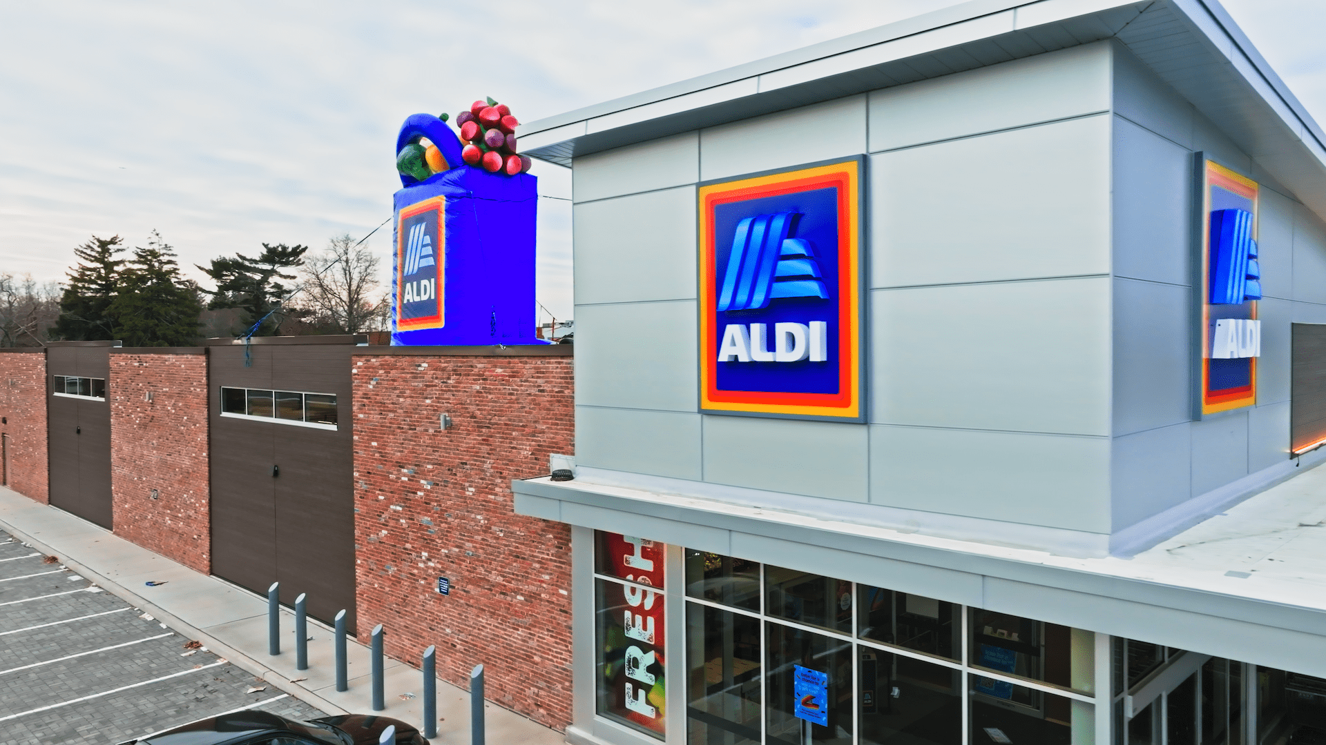 Aldi Central Islip Built with 55,440 Reclaimed New York Bricks from Chief Bricks