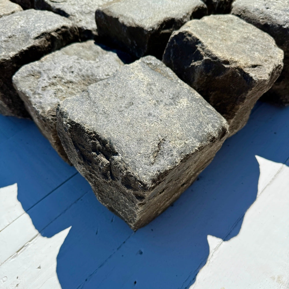Reclaimed New York Granite Cobblestone - Cubes 7" x 7" x 7"