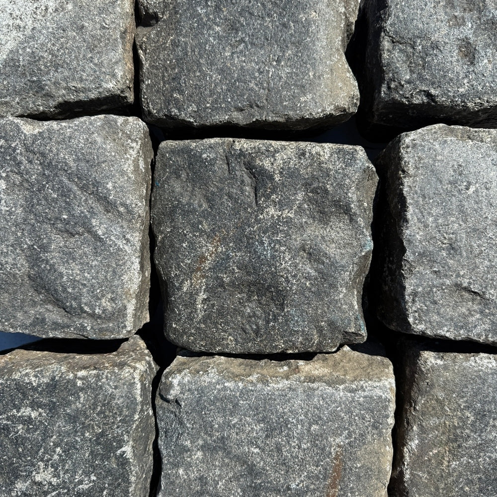 Reclaimed New York Granite Cobblestone - Cubes 7" x 7" x 7"
