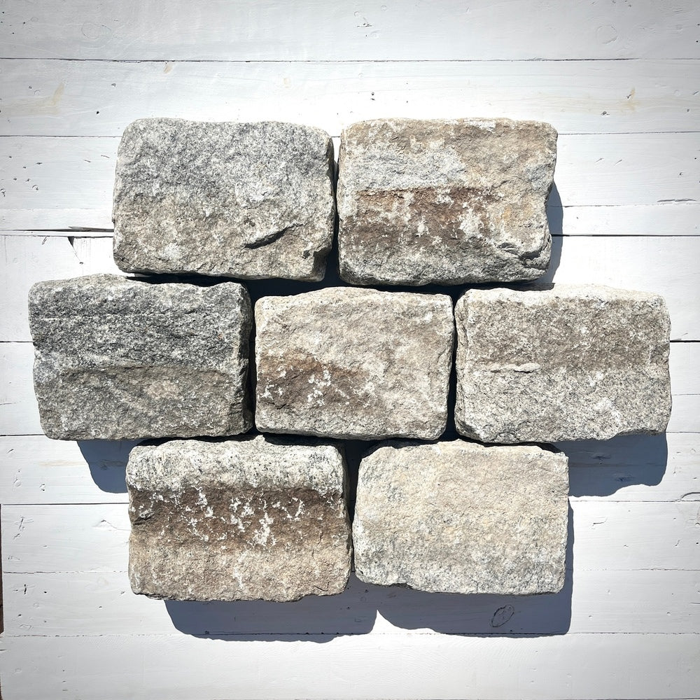 New York Granite Cobblestone - Jumbo light
