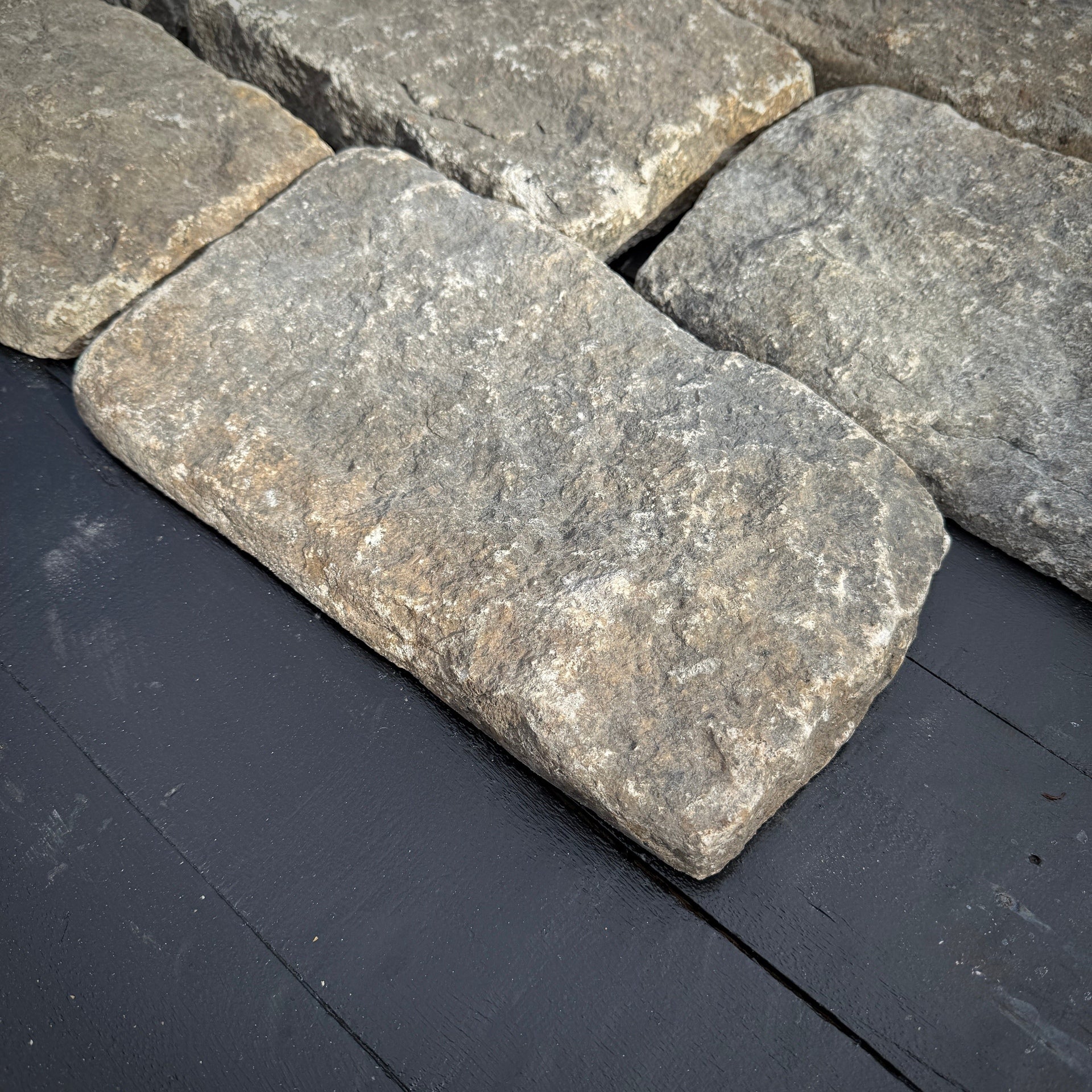 Thin cobblestone floor tile