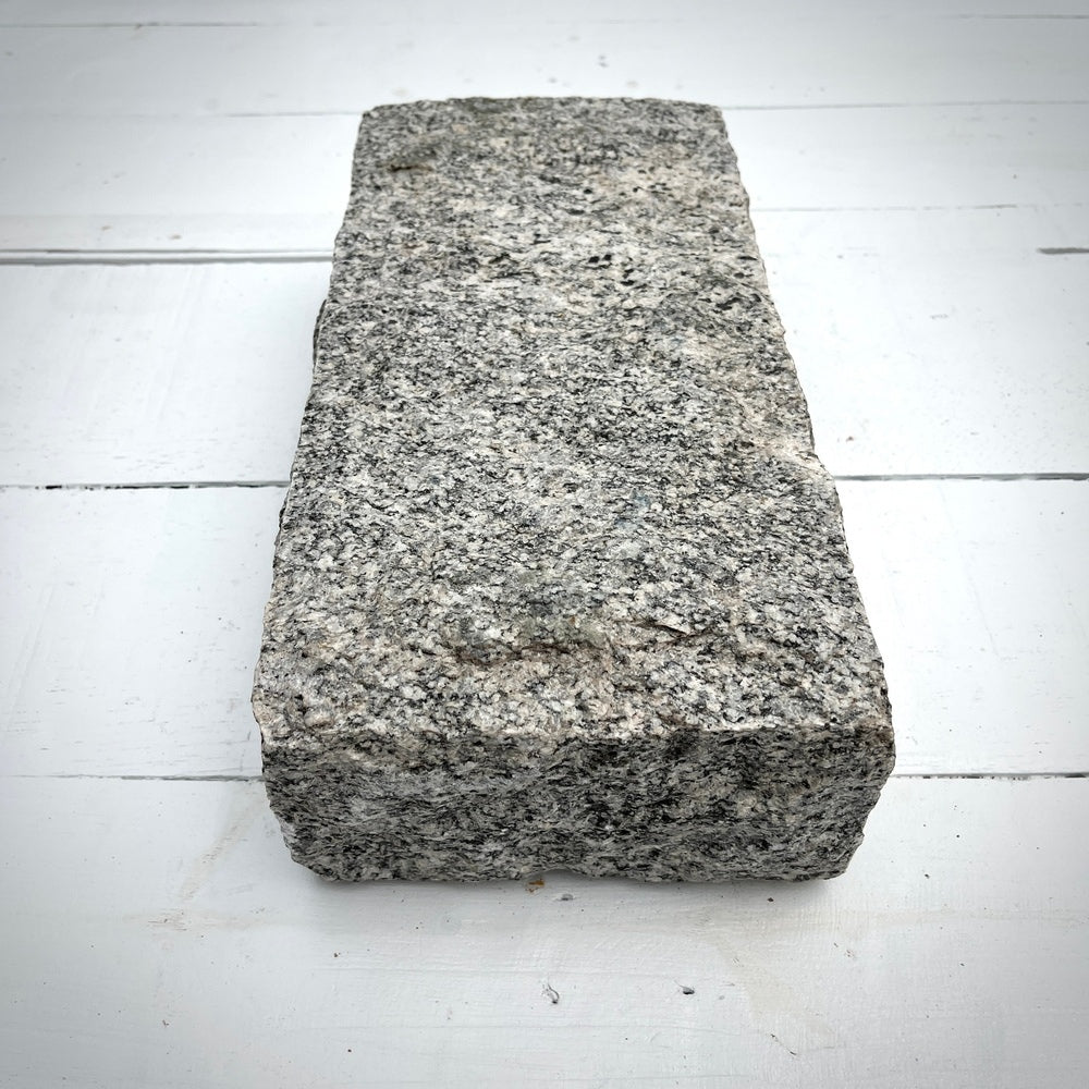 New Granite Pavers (180 / pallet)