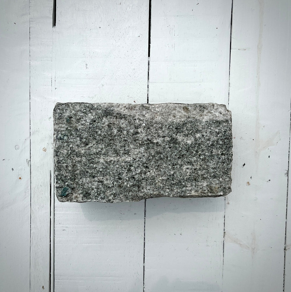 Chief Bricks New stones New Regulation Granite Belgian Block 9” x 5” x 5” – Grey 1