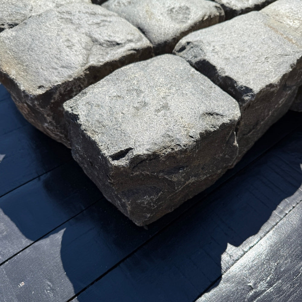 Chief Bricks Reclaimed stones Reclaimed New York Granite Cobblestone - Cubes 7" x 7" x 7" 7